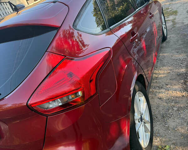 Красный Форд Фокус, объемом двигателя 2 л и пробегом 153 тыс. км за 7600 $, фото 10 на Automoto.ua