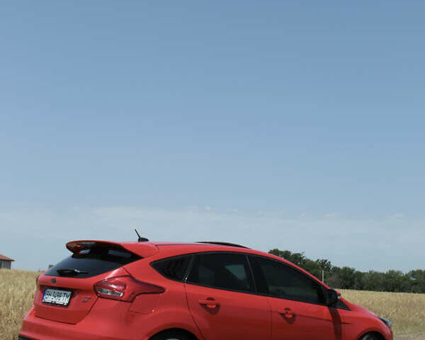 Красный Форд Фокус, объемом двигателя 2 л и пробегом 161 тыс. км за 12300 $, фото 4 на Automoto.ua