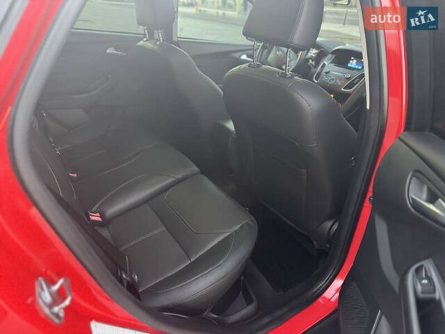 Форд Фокус 2015 в Днепре (Днепропетровске) на Automoto.ua Красный Форд Фокус, объемом двигателя 2 л и пробегом 102 тыс. км за 8500 $, фото 19 на Automoto.ua