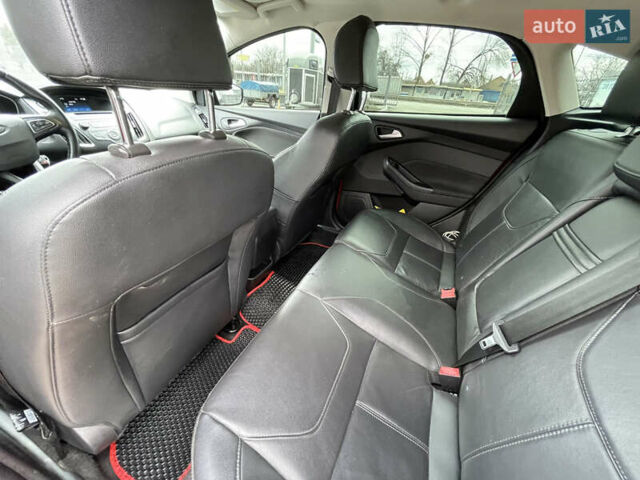 Красный Форд Фокус, объемом двигателя 2 л и пробегом 197 тыс. км за 8500 $, фото 22 на Automoto.ua