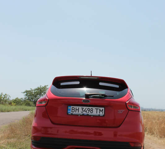 Красный Форд Фокус, объемом двигателя 2 л и пробегом 161 тыс. км за 12300 $, фото 17 на Automoto.ua