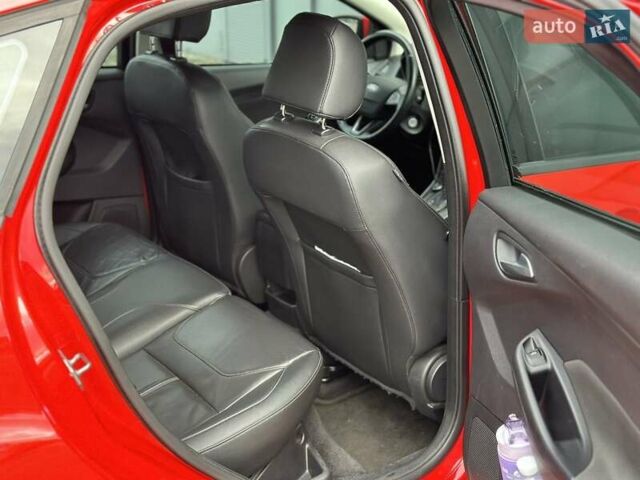 Красный Форд Фокус, объемом двигателя 2 л и пробегом 286 тыс. км за 8200 $, фото 13 на Automoto.ua