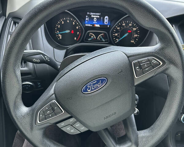 Красный Форд Фокус, объемом двигателя 2 л и пробегом 192 тыс. км за 7000 $, фото 8 на Automoto.ua