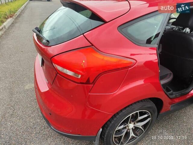 Форд Фокус 2015 в Харькове на Automoto.ua Красный Форд Фокус, объемом двигателя 1 л и пробегом 106 тыс. км за 6700 $, фото 13 на Automoto.ua