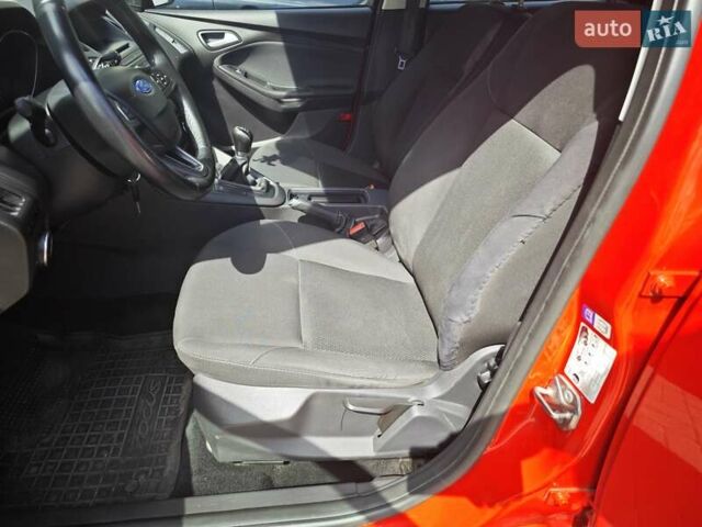 Красный Форд Фокус, объемом двигателя 1 л и пробегом 140 тыс. км за 7000 $, фото 20 на Automoto.ua