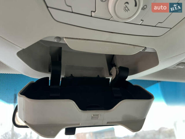 Червоний Форд Фокус, об'ємом двигуна 2 л та пробігом 219 тис. км за 8500 $, фото 29 на Automoto.ua