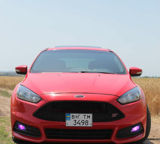 Красный Форд Фокус, объемом двигателя 2 л и пробегом 161 тыс. км за 12300 $, фото 14 на Automoto.ua