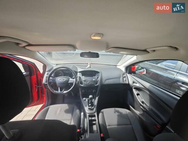 Красный Форд Фокус, объемом двигателя 1 л и пробегом 140 тыс. км за 7000 $, фото 23 на Automoto.ua