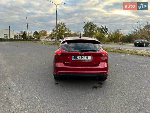 Красный Форд Фокус, объемом двигателя 2 л и пробегом 206 тыс. км за 8500 $, фото 5 на Automoto.ua