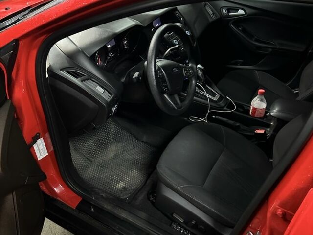 Червоний Форд Фокус, об'ємом двигуна 2 л та пробігом 194 тис. км за 8000 $, фото 2 на Automoto.ua