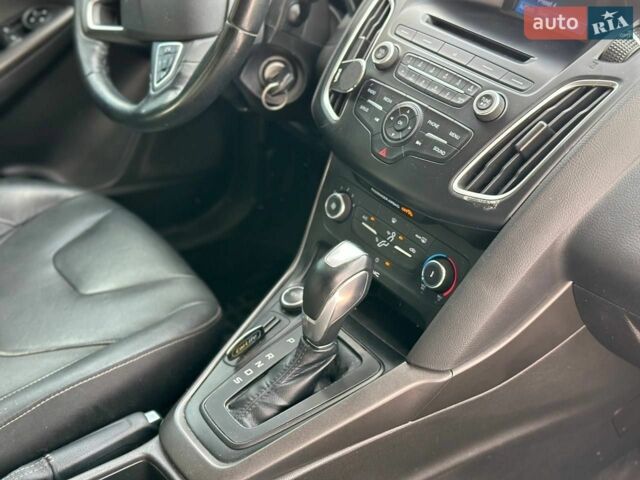Червоний Форд Фокус, об'ємом двигуна 2 л та пробігом 130 тис. км за 7700 $, фото 7 на Automoto.ua