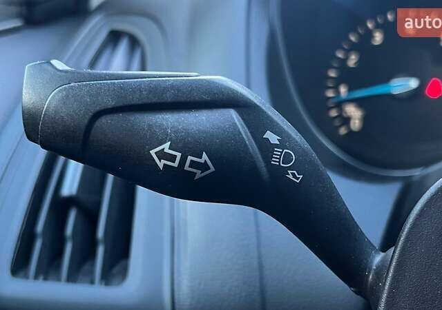 Червоний Форд Фокус, об'ємом двигуна 2 л та пробігом 286 тис. км за 9500 $, фото 15 на Automoto.ua