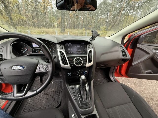 Форд Фокус 2015 в Киеве на Automoto.ua Красный Форд Фокус, объемом двигателя 2 л и пробегом 185 тыс. км за 7400 $, фото 10 на Automoto.ua