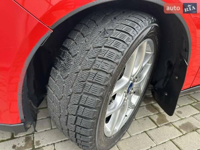 Красный Форд Фокус, объемом двигателя 2 л и пробегом 286 тыс. км за 8200 $, фото 9 на Automoto.ua