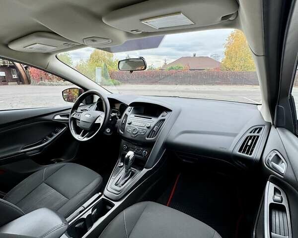 Красный Форд Фокус, объемом двигателя 2 л и пробегом 128 тыс. км за 8950 $, фото 29 на Automoto.ua