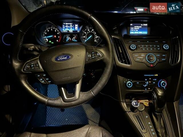 Червоний Форд Фокус, об'ємом двигуна 2 л та пробігом 128 тис. км за 9200 $, фото 9 на Automoto.ua