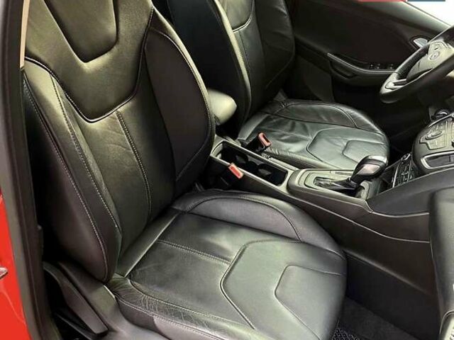 Червоний Форд Фокус, об'ємом двигуна 2 л та пробігом 128 тис. км за 9200 $, фото 7 на Automoto.ua