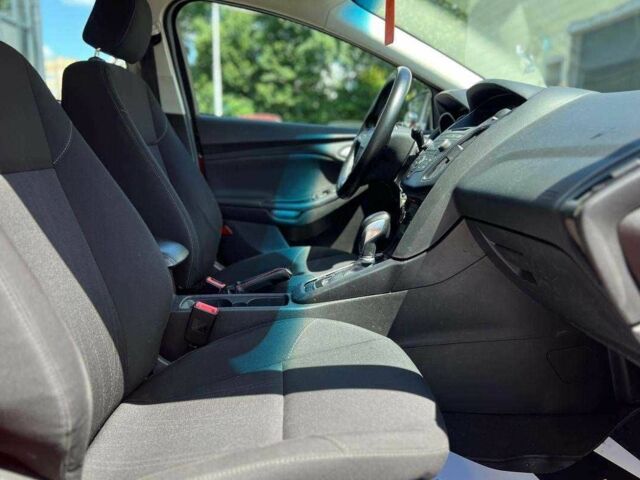 Красный Форд Фокус, объемом двигателя 2 л и пробегом 206 тыс. км за 7990 $, фото 16 на Automoto.ua