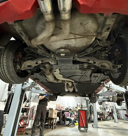 Красный Форд Фокус, объемом двигателя 2 л и пробегом 83 тыс. км за 13000 $, фото 9 на Automoto.ua