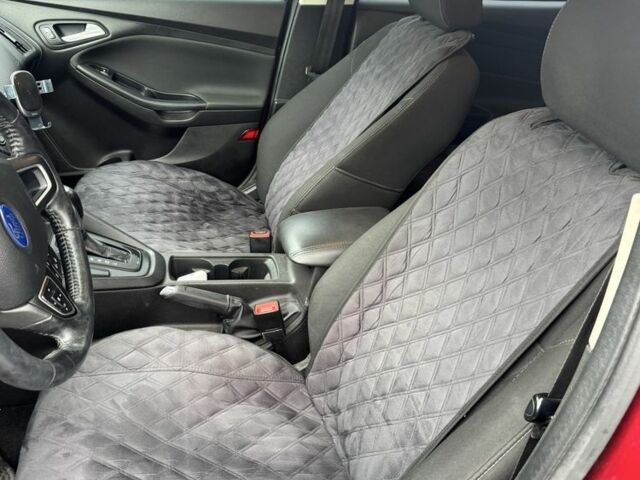 Красный Форд Фокус, объемом двигателя 2 л и пробегом 150 тыс. км за 8000 $, фото 3 на Automoto.ua