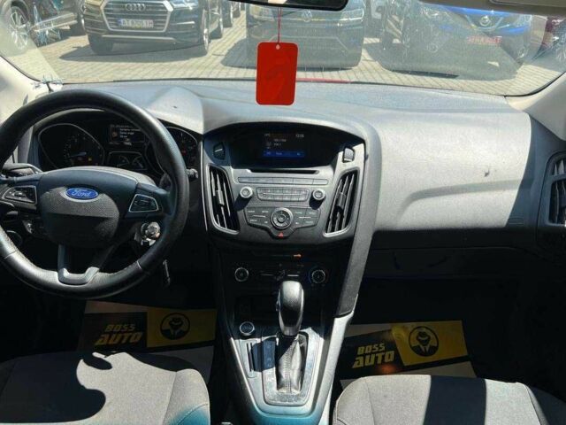 Красный Форд Фокус, объемом двигателя 2 л и пробегом 206 тыс. км за 7990 $, фото 13 на Automoto.ua