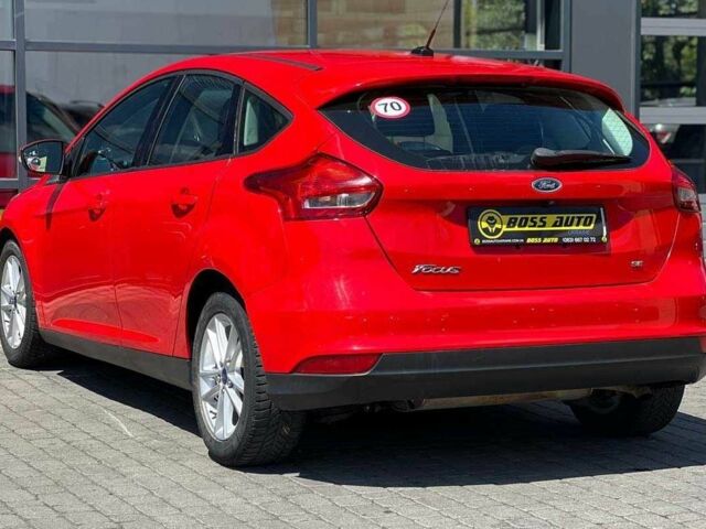 Красный Форд Фокус, объемом двигателя 2 л и пробегом 206 тыс. км за 7990 $, фото 3 на Automoto.ua