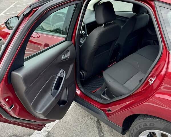 Красный Форд Фокус, объемом двигателя 2 л и пробегом 128 тыс. км за 8950 $, фото 24 на Automoto.ua