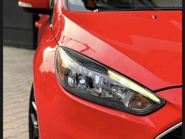 Красный Форд Фокус, объемом двигателя 2 л и пробегом 128 тыс. км за 9200 $, фото 4 на Automoto.ua