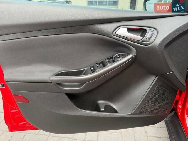 Красный Форд Фокус, объемом двигателя 2 л и пробегом 118 тыс. км за 10940 $, фото 20 на Automoto.ua