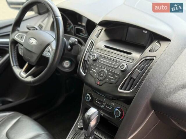 Красный Форд Фокус, объемом двигателя 2 л и пробегом 118 тыс. км за 10940 $, фото 17 на Automoto.ua