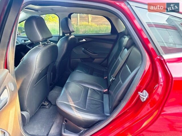 Красный Форд Фокус, объемом двигателя 2 л и пробегом 220 тыс. км за 8500 $, фото 22 на Automoto.ua