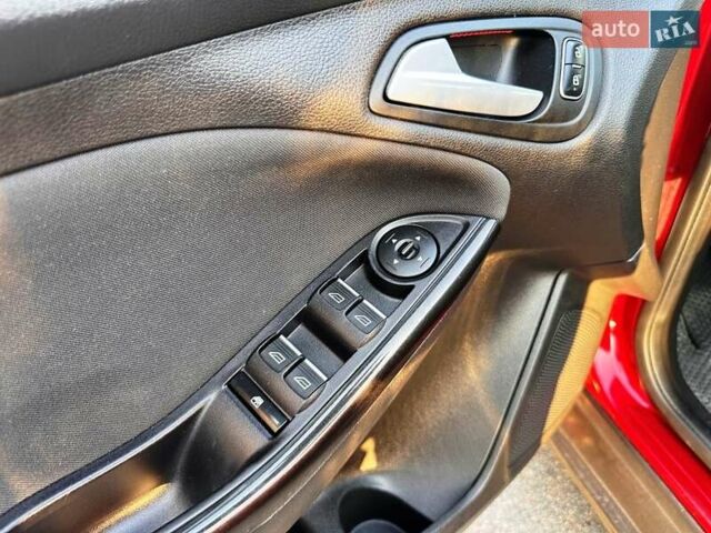 Красный Форд Фокус, объемом двигателя 2 л и пробегом 214 тыс. км за 8800 $, фото 27 на Automoto.ua