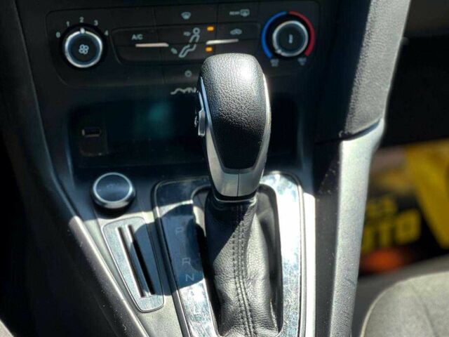 Красный Форд Фокус, объемом двигателя 2 л и пробегом 206 тыс. км за 7990 $, фото 14 на Automoto.ua