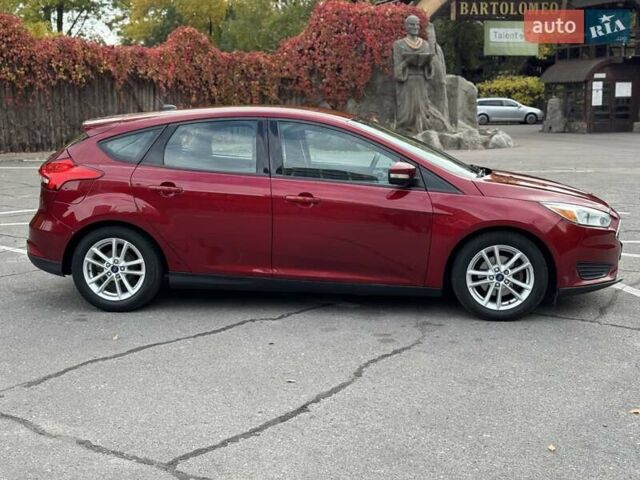 Красный Форд Фокус, объемом двигателя 2 л и пробегом 128 тыс. км за 8950 $, фото 2 на Automoto.ua