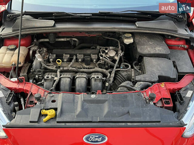 Красный Форд Фокус, объемом двигателя 2 л и пробегом 71 тыс. км за 9990 $, фото 12 на Automoto.ua