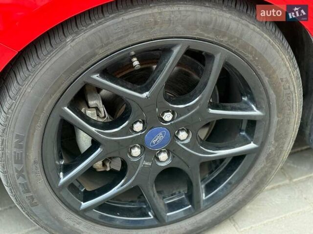 Красный Форд Фокус, объемом двигателя 2 л и пробегом 118 тыс. км за 10940 $, фото 9 на Automoto.ua