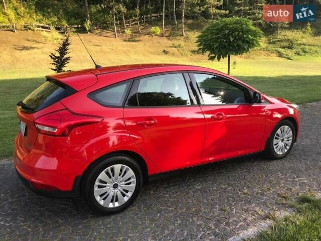 Форд Фокус 2016 в Тернополе на Automoto.ua Красный Форд Фокус, объемом двигателя 1 л и пробегом 81 тыс. км за 10900 $, фото 9 на Automoto.ua