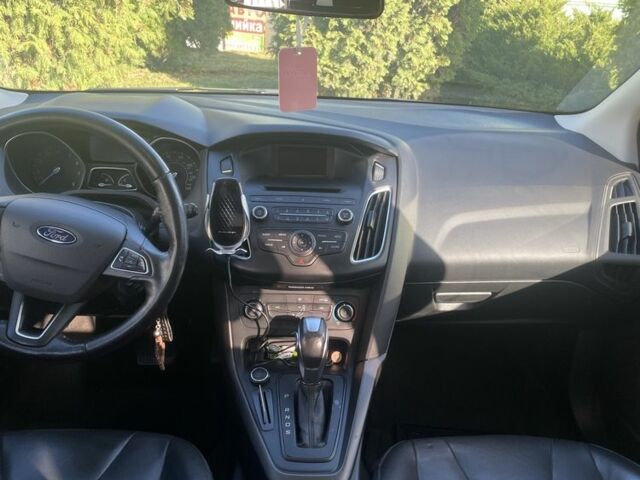 Красный Форд Фокус, объемом двигателя 2 л и пробегом 177 тыс. км за 8306 $, фото 17 на Automoto.ua