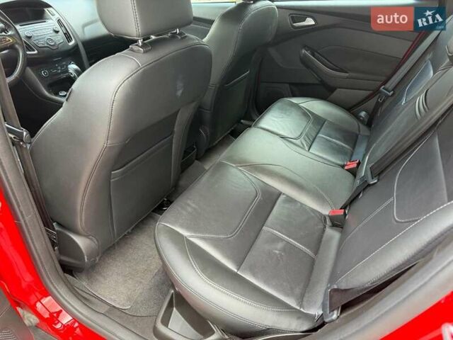 Красный Форд Фокус, объемом двигателя 2 л и пробегом 118 тыс. км за 10940 $, фото 10 на Automoto.ua