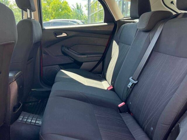 Красный Форд Фокус, объемом двигателя 2 л и пробегом 206 тыс. км за 7990 $, фото 19 на Automoto.ua