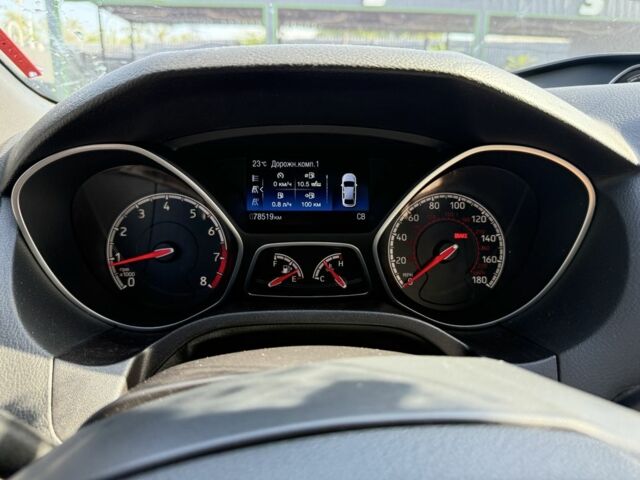 Червоний Форд Фокус, об'ємом двигуна 2 л та пробігом 83 тис. км за 12900 $, фото 4 на Automoto.ua