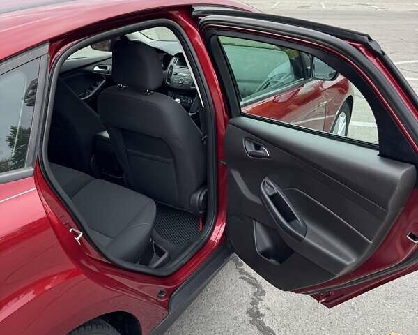 Красный Форд Фокус, объемом двигателя 2 л и пробегом 128 тыс. км за 8950 $, фото 27 на Automoto.ua