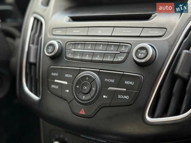 Красный Форд Фокус, объемом двигателя 2 л и пробегом 118 тыс. км за 10940 $, фото 18 на Automoto.ua