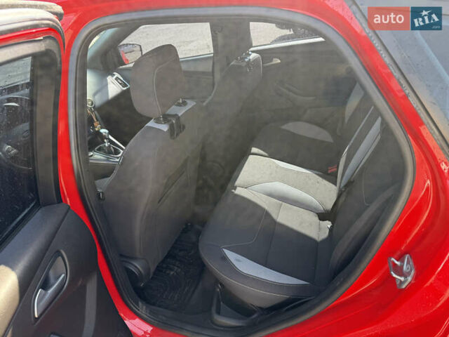 Красный Форд Фокус, объемом двигателя 2 л и пробегом 83 тыс. км за 13000 $, фото 7 на Automoto.ua
