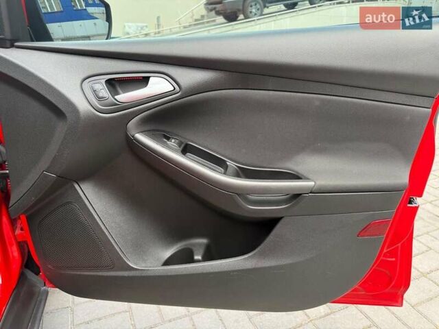 Красный Форд Фокус, объемом двигателя 2 л и пробегом 118 тыс. км за 10940 $, фото 15 на Automoto.ua