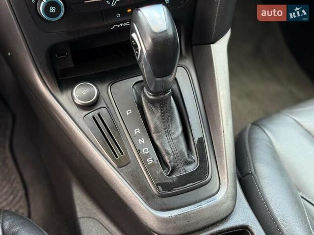 Красный Форд Фокус, объемом двигателя 2 л и пробегом 118 тыс. км за 10940 $, фото 27 на Automoto.ua