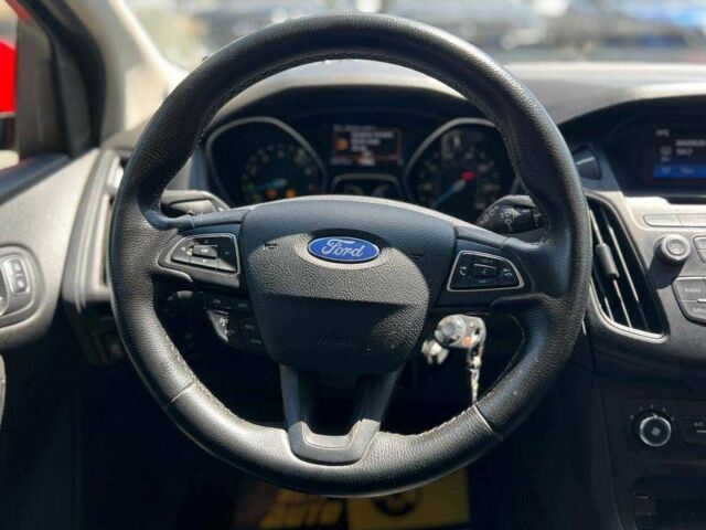 Красный Форд Фокус, объемом двигателя 2 л и пробегом 206 тыс. км за 7990 $, фото 11 на Automoto.ua