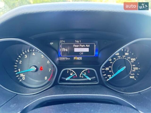 Красный Форд Фокус, объемом двигателя 2 л и пробегом 214 тыс. км за 8800 $, фото 3 на Automoto.ua