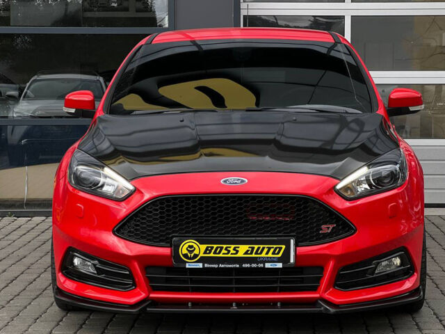 Красный Форд Фокус, объемом двигателя 2 л и пробегом 154 тыс. км за 13800 $, фото 1 на Automoto.ua