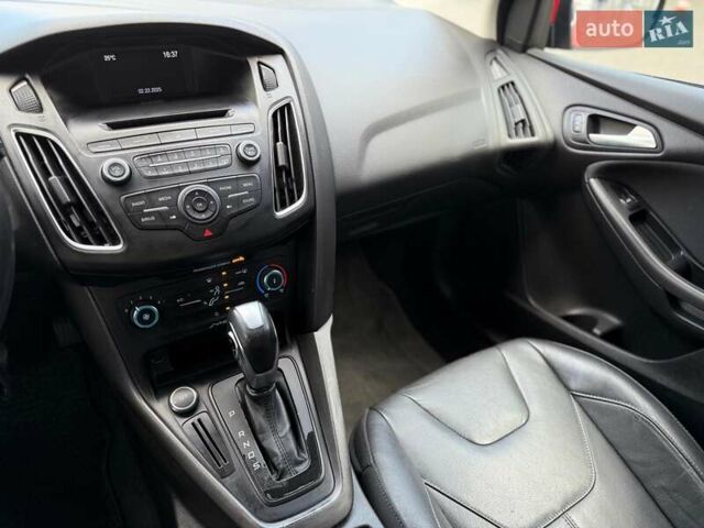 Красный Форд Фокус, объемом двигателя 2 л и пробегом 118 тыс. км за 10940 $, фото 32 на Automoto.ua